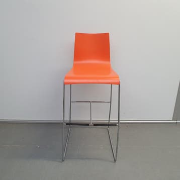 Hoge barkruk - houten oranje multiplex zitting, Ophalen of Verzenden, Nieuw