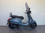 Vespa Sprint Snor 25 km, BWJ 02-2017, Crystal Blue Metallic, Fietsen en Brommers, Gebruikt, Ophalen of Verzenden, Benzine, Maximaal 25 km/u