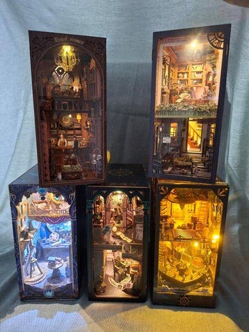 - Diorama - China