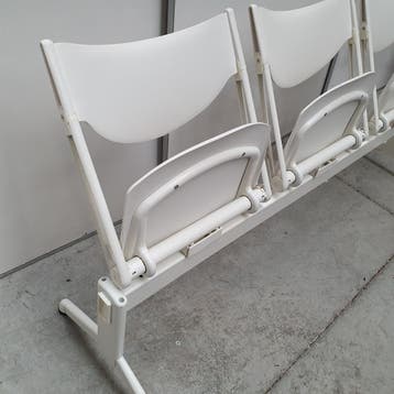 Lamm wachtbank met klapstoelen - wit kunststof 170 cm breed, Ophalen of Verzenden, Nieuw in verpakking