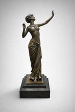 F.Paris - sculptuur, Elegante, sierlijke vrouw - 36 cm -, Antiek en Kunst