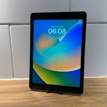 Apple iPad (5th generation) 128GB Wifi - Mobiele telefoon, Nieuw