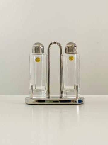 Alessi - Ettore Sottsass - Oliekan (2) - Staal, Glas - 5070, Antiek en Kunst
