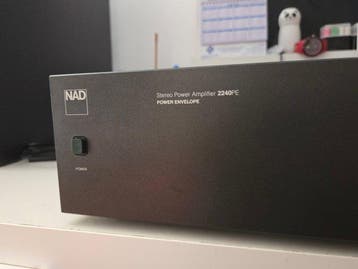 NAD - 2240PE Solid state eindversterker, Nieuw