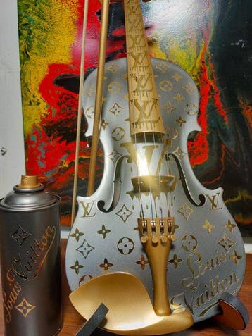fp pop art - Louis Vuitton Violon luxury grey dark metalic