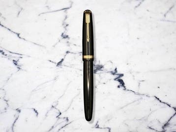 Parker - Duofold Senior Black Resin - 14K Gold N Newhaven, Verzamelen, Nieuw