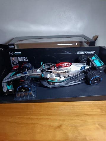 Minichamps 1:18 - Modelauto - Mercedes-AMG W13 E Performance, Nieuw