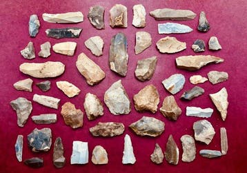 Paleolithisch Vuursteen Vuursteenbewerking - 8.5 cm (Zonder, Verzamelen, Mineralen en Fossielen