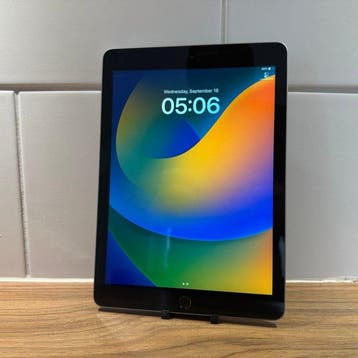 Apple iPad (5th Generation) 128GB Wifi - Mobiele telefoon, Nieuw