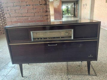 Grundig - Kabinet - Radioconsole Grundig - Hout, Glas - Met, Antiek en Kunst