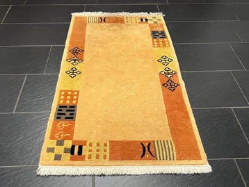 Nepal - Vloerkleed - 135 cm - 72 cm, Nieuw