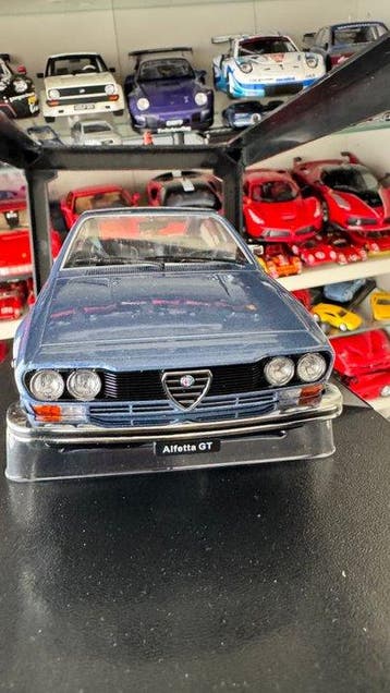 KK-Scale 1:18 - Modelauto - Alfa Romeo Alfetta GT 1.6 (1976), Nieuw