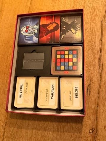 Organiser inzet + houder voor speelveld Codenames, Hobby en Vrije tijd, Gezelschapsspellen | Bordspellen, Verzenden, Nieuw