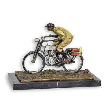 sculptuur, An Elegant Bronze Sculpture of a Man on a Moped –