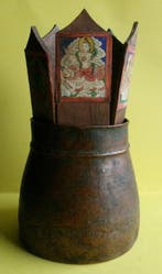 Zeldzame Tibetaans offerpot met voorstelling van de Dakini, Antiek en Kunst