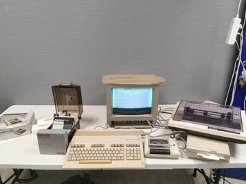 Commodore 128 with monitor and accessories - Computer, Nieuw