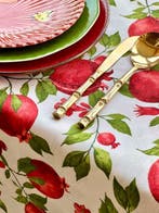 Geweven tafelkleed met bosbessen voor ruime tafels. -