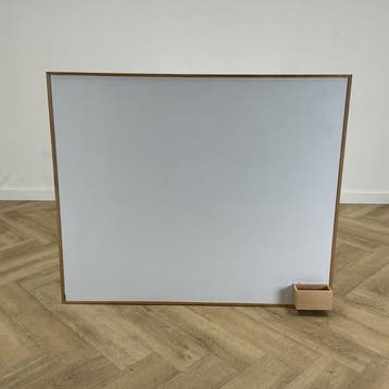 Tweedehand Lintex Whiteboard met houten frame en bakje (hxb), Ophalen of Verzenden, Gebruikt, Bureau