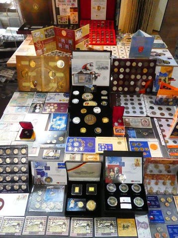 Europa. Collection of coins/banknote/medals/euro inkl. pp