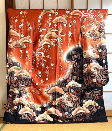 Vintage Japanse Furisode-kimono: Urushi-rood gradatieverf,