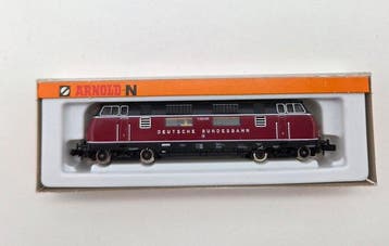 Arnold N - 2022 - Model treinwagon (1) - Diesellok BR 221, Nieuw