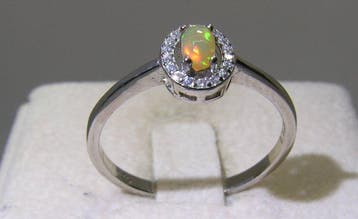 Vuuropaal ring - Hoogte: 25.2 mm - Breedte: 21.6 mm- 2 g -