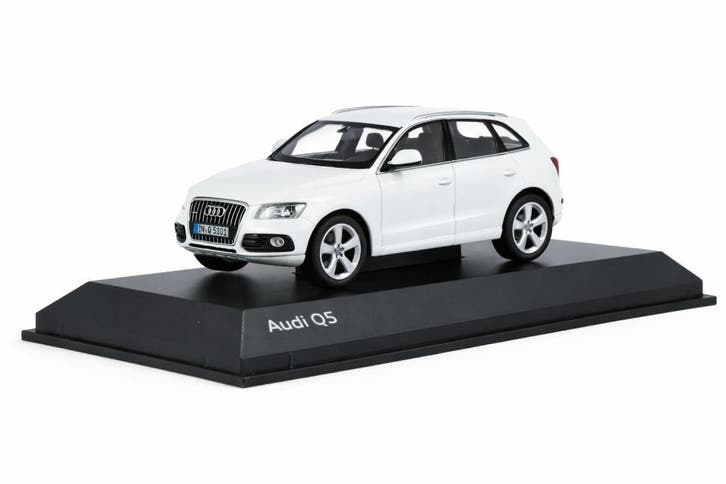 Audi Q5 modelauto (1:43) Glacierwit, Hobby en Vrije tijd, Modelauto's | 1:43, Nieuw, Verzenden