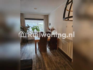 Van Zaandam naar Almere, Huizen en Kamers, Woningruil, Almere