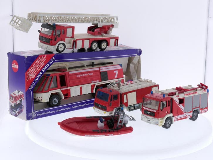 Schaal 1:55 Siku 2921, 3433, 3722 en 4115 set van 4 brand..., Hobby en Vrije tijd, Modelauto's | Overige schalen, Gebruikt, Ophalen of Verzenden