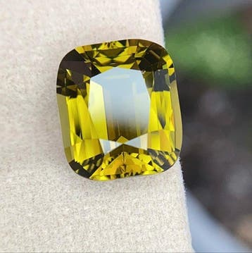 1 pcs Geel Toermalijn - 10.62 ct - International Gemological, Nieuw