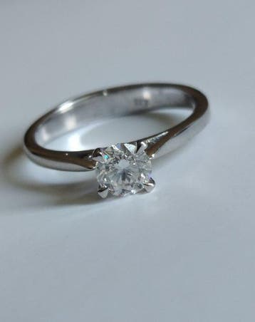 Ring - 14 karaat Witgoud - 0.72ct. tw. Diamant (Natuurlijk), Nieuw