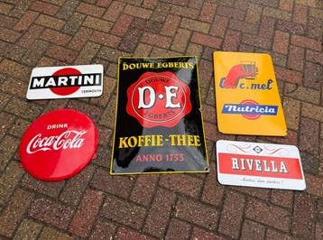 TE KOOP GEVRAAGD OUDE EMAILLE RECLAME BORDEN BORD BORDJES