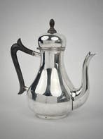 Voorschoten - Koffiepot - pear-shaped body - .835 zilver -