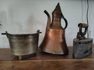 Strijkijzer (3) - Messing, gietijzer, koper