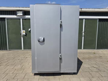 Vriescel 140 x 200 x 211 cm Nieuw lichte transportschade, Nieuw in verpakking, Koelen en Vriezen