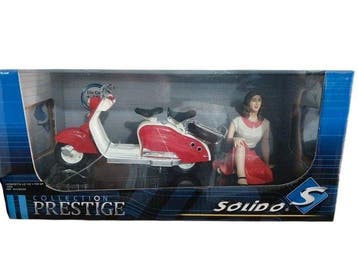 Solido 1:10 - Modelauto - Lambretta LD 125 con figura pin-up, Nieuw