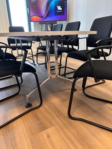 Vitra Vergadertafel - Configureer Naar Keuze - Nieuw blad, Huis en Inrichting, Bureaus, Verzenden, In hoogte verstelbaar, Zo goed als nieuw