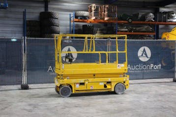 Veiling: Schaarlift Haulotte Compact 8 Elektrisch 8.20m 2011, Ophalen