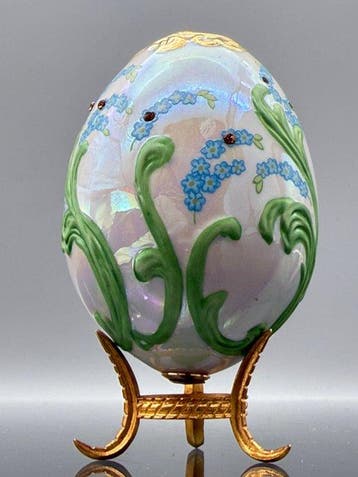 Fabergé ei - Imperiaal juwelei, versierd met 24-karaats goud