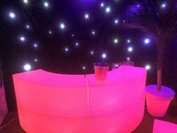 led bar statafel loungebank tafel huren verhuur MEGA ACTIE, Hobby en Vrije tijd, Feestartikelen | Verhuur, Ophalen, Nieuw