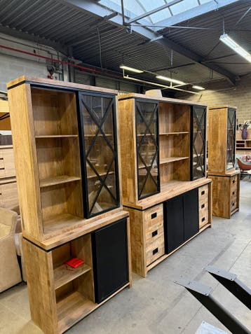 Novelle buffetkast, mangohout (nieuw, A-keuze), Huis en Inrichting, Nieuw, Overige houtsoorten