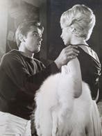 Globe Photos - Alain Delon & Shirley MacLaine in The Yellow, Nieuw