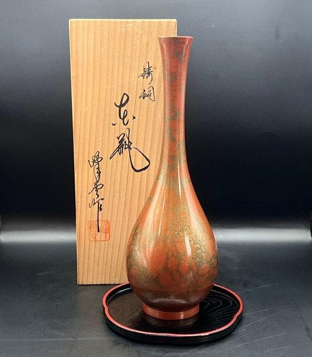 Takaoka koperwerk - Rode bronzen vaas - Hoogte 25 cm - met, Antiek en Kunst, Antiek | Overige Antiek