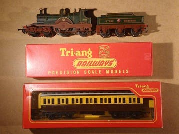 Tri-ang 00 - R354, R37, and R332 - Stoomlocomotief met, Nieuw