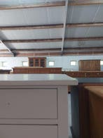 Landelijke klassieke kast, commode, dressoir, ladenkast