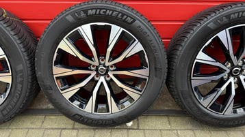 Volvo velgen met winterbanden V60 XC40 XC60 EX30 EX40, Gebruikt, Banden en Velgen, Personenwagen, Winterbanden