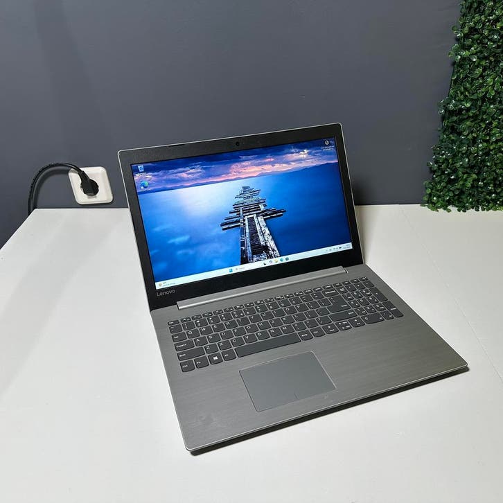 Snelle Lenovo Laptop - Windows 11 - Intel Core i3 - SSD, Computers en Software, Windows Laptops, 2 tot 3 Ghz, SSD, 15 inch, Qwerty