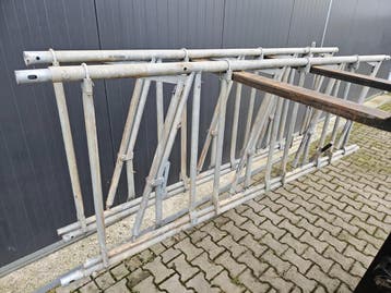 Gebruikt zelfsluitend voerhek 2,59 x 0,92 mtr,