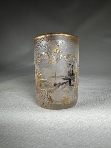 Daum Frères - Vaas - Glas