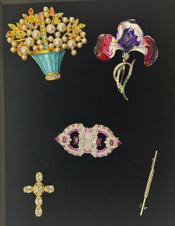 Themacollectie - Antieke exclusieve collectie van 5 broches
